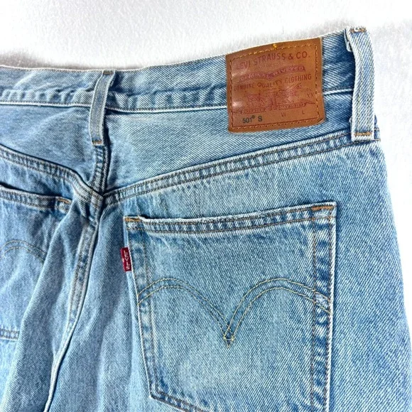 VTG Levis 501 Short Jeans Women 14 Skinny Distressed Big E Light Wash Button Fly - Picture 7 of 10